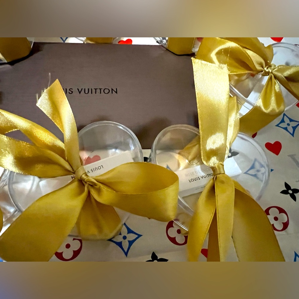 🎁One Heart Louis Vuitton Dabber Gift 🎁